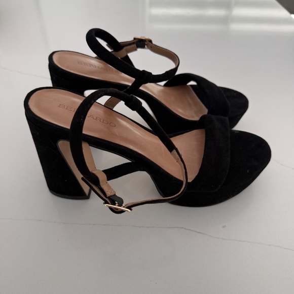 Bernardo Black Canto Platform Suede Open Toe Platform Shoes Heels 9.5 - Picture 1 of 5